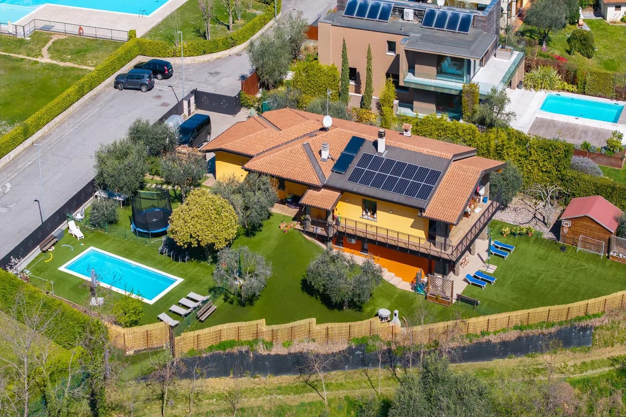 Villa Teresa Apt Lake Garda View 2BR + Pool (Sleeps 6) photo 2