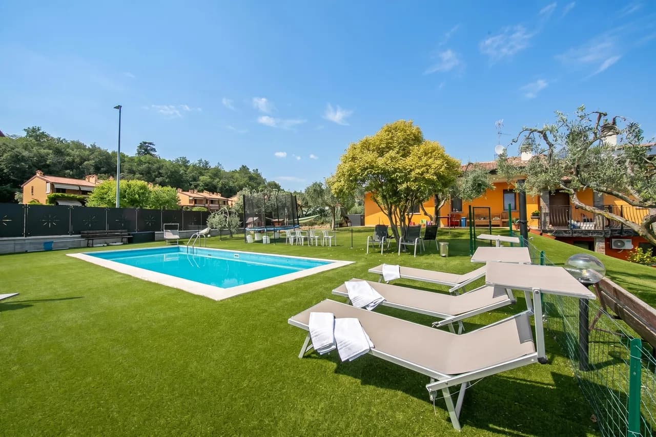 Villa Teresa Apt Lake Garda View 2BR + Pool (Sleeps 6) photo 3
