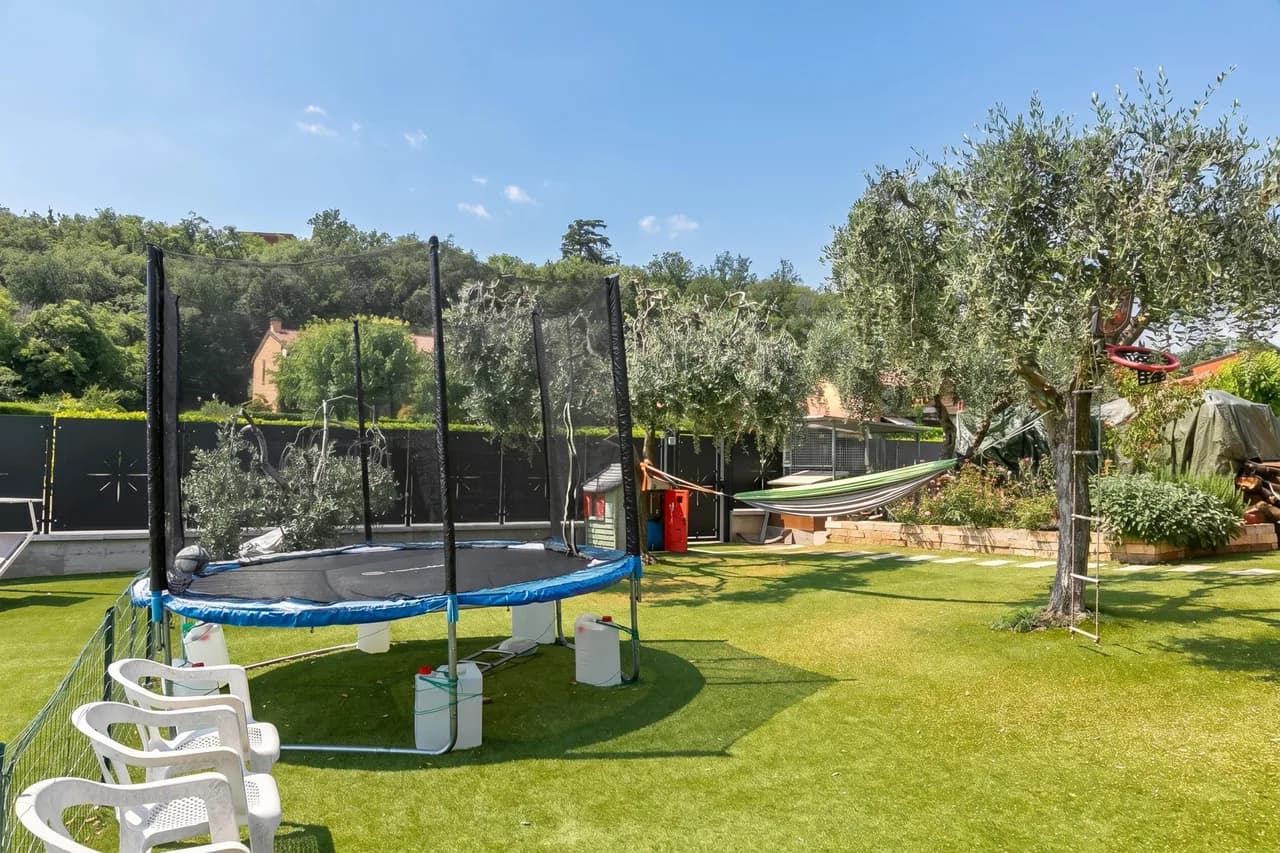 Villa Teresa Apt Lake Garda View 2BR + Pool (Sleeps 6) photo 4