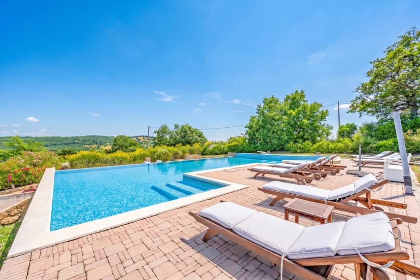 Pool Villa Angela with Sauna, Jacuzzi and Gym