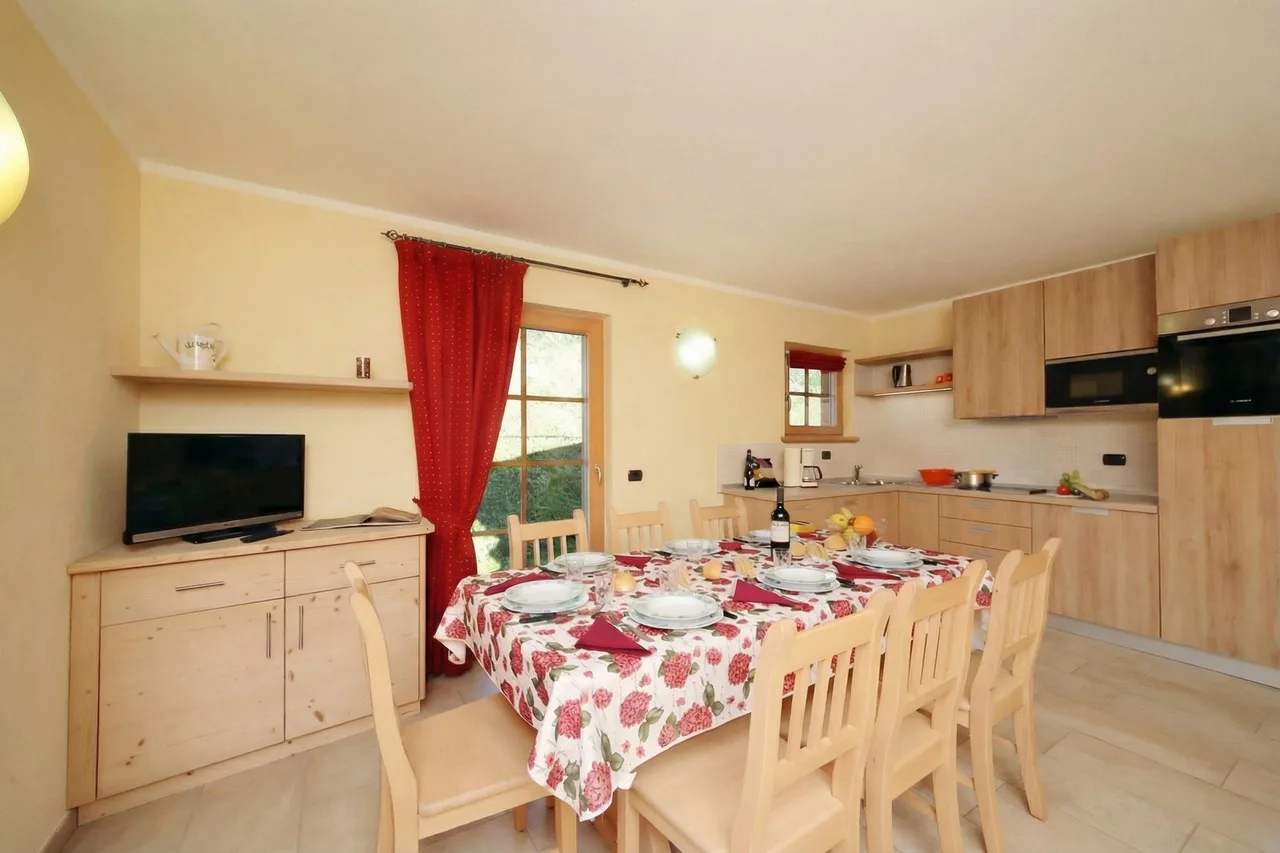 Chalet-Style Apartment in Livigno photo 3
