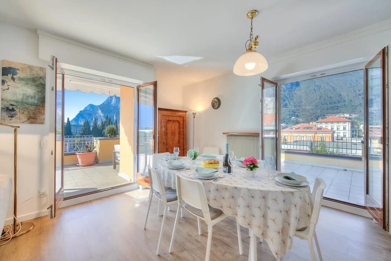 Lakeside Apartment with Large Terrace in Riva del Garda photo 2