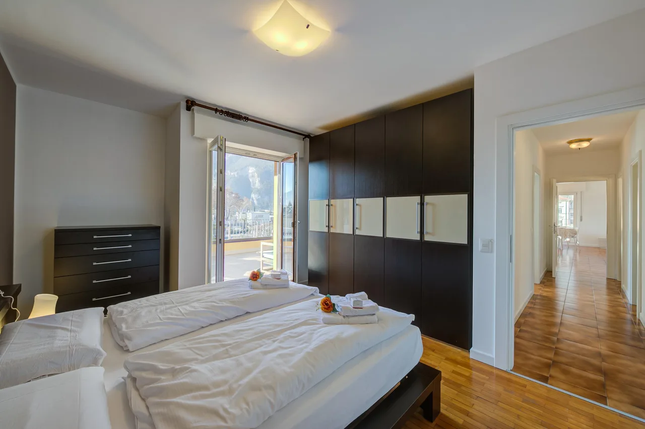 Lakeside Apartment with Large Terrace in Riva del Garda photo 5
