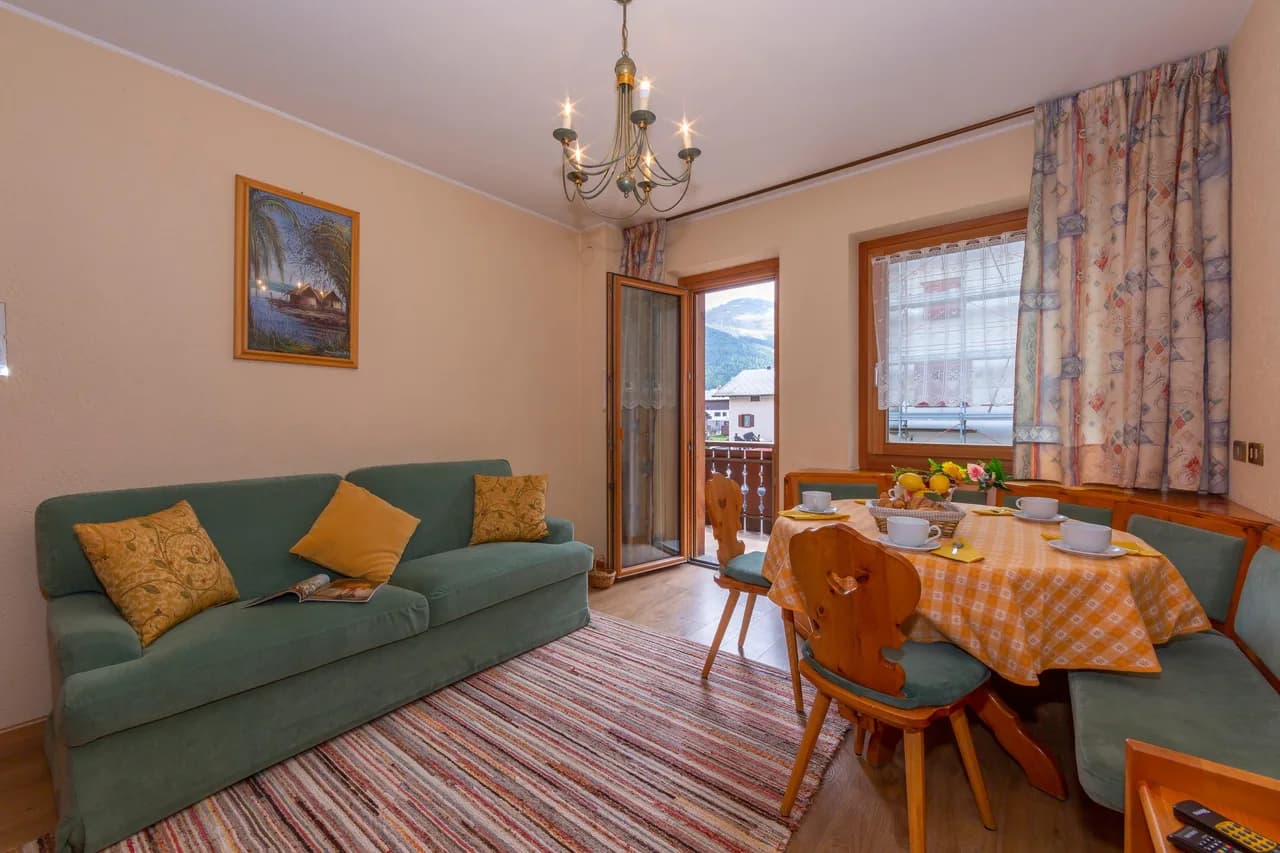 Luxury Mountain-View Apartment in Livigno photo 3