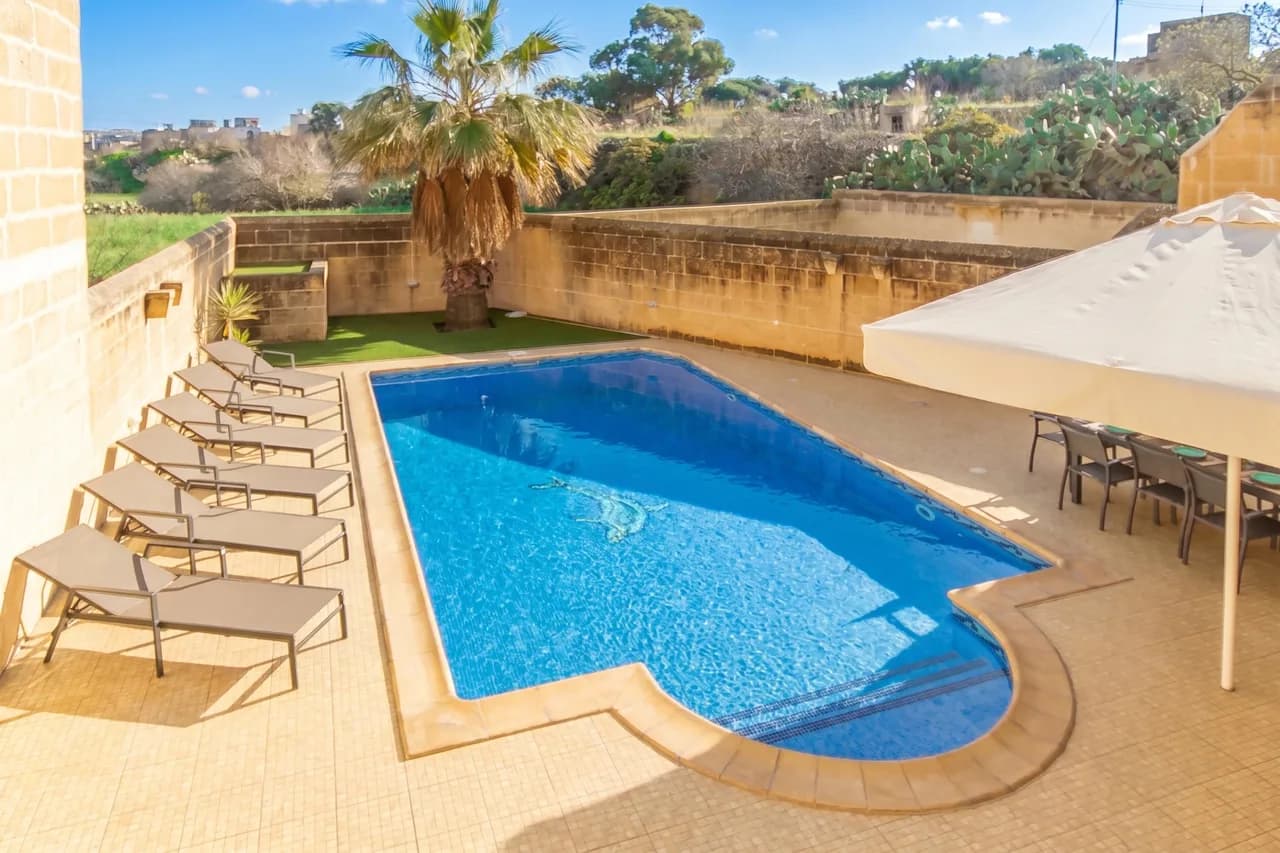 Authentic Gozitan Farmhouse with Pool in Kercem Gozo