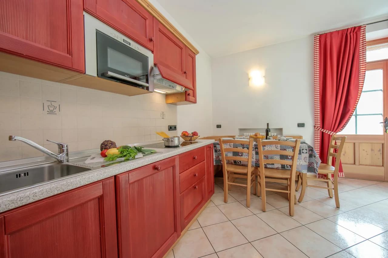 Scenic Mountain-View Apartment in Livigno photo 2
