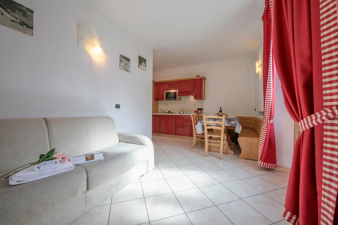 Scenic Mountain-View Apartment in Livigno photo 4