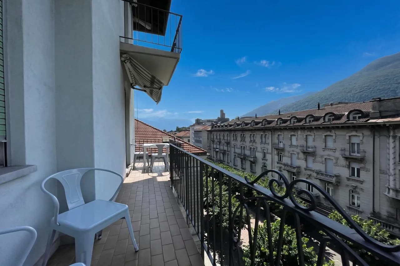 Castle View Bellinzona with Balcony photo 3