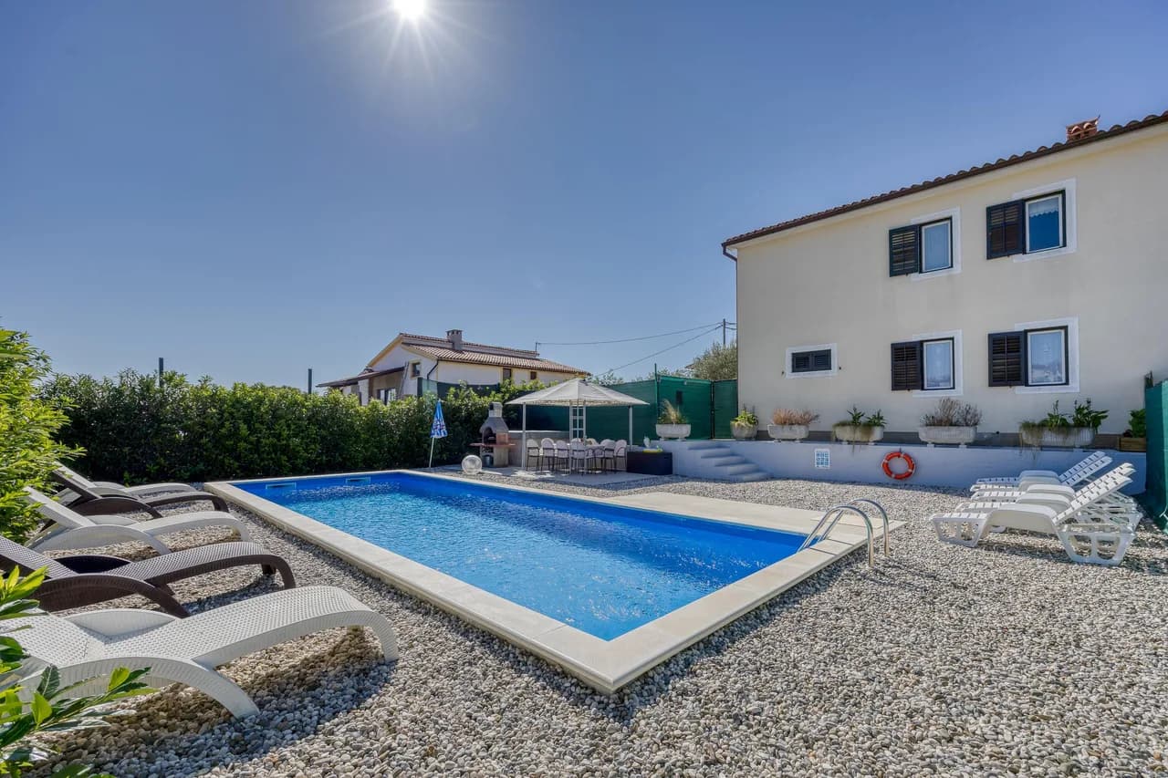 Tranquil Pool Vacation Home in Višnjan Istria Croatia