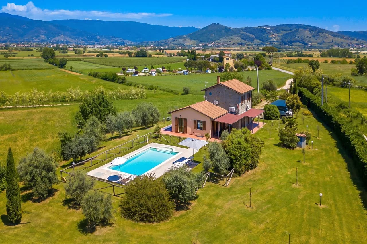 Tranquil Countryside Villa in Cortona photo 4