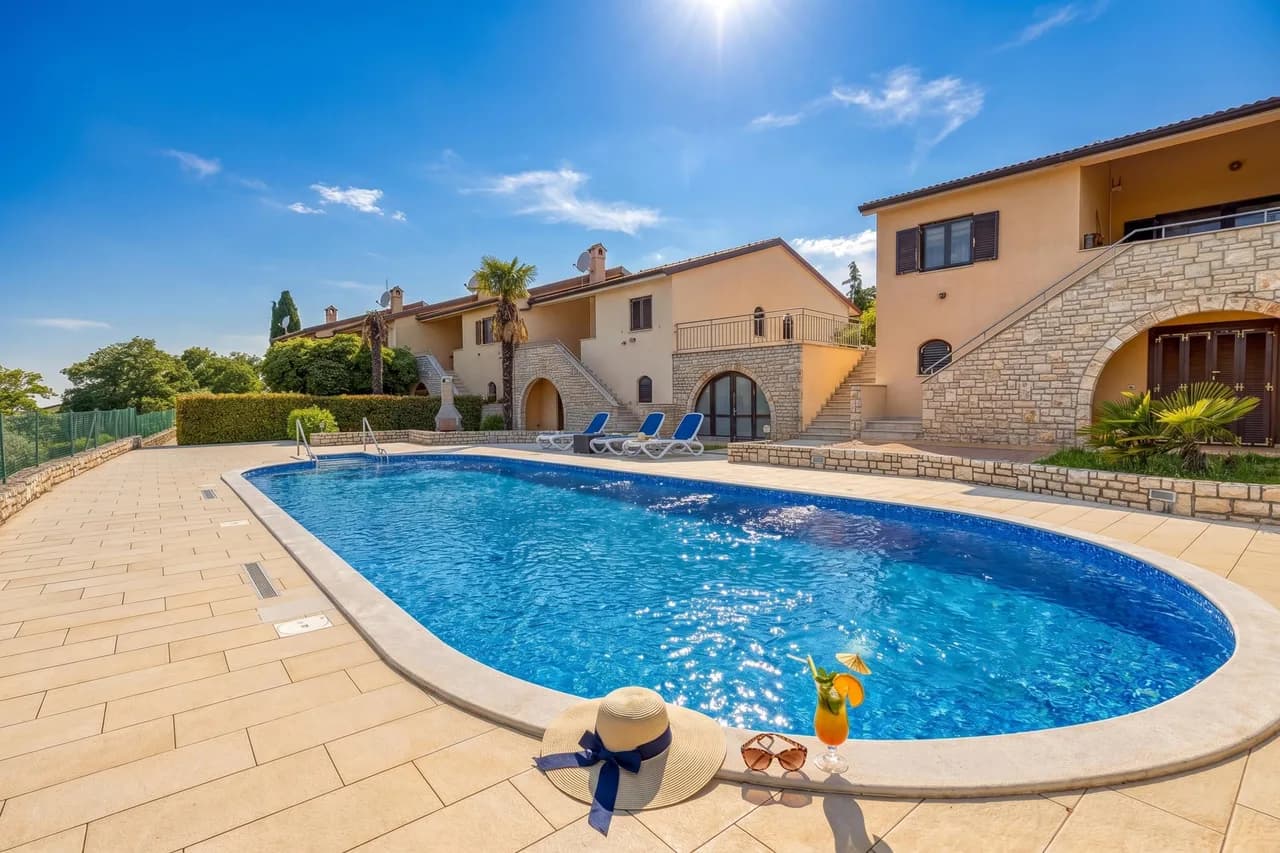 Charming Pool House in Kaštelir Labinci photo 2