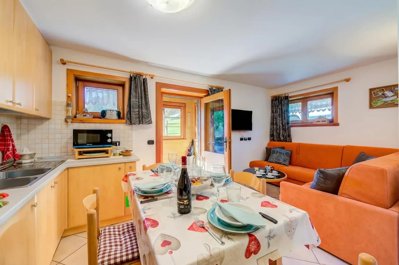 Ski In-Ski Out Apartment in Livigno photo 3