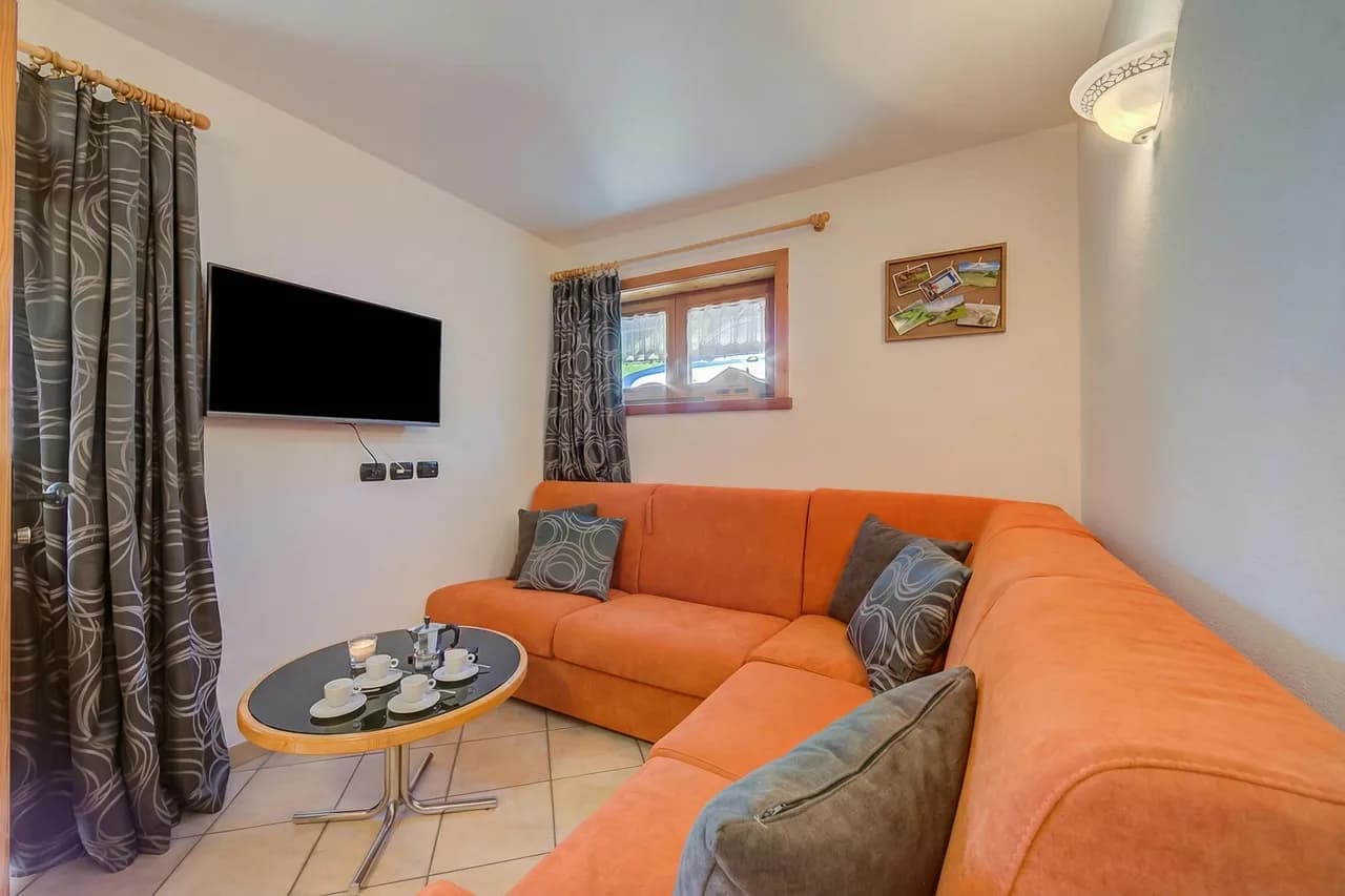 Ski In-Ski Out Apartment in Livigno photo 5