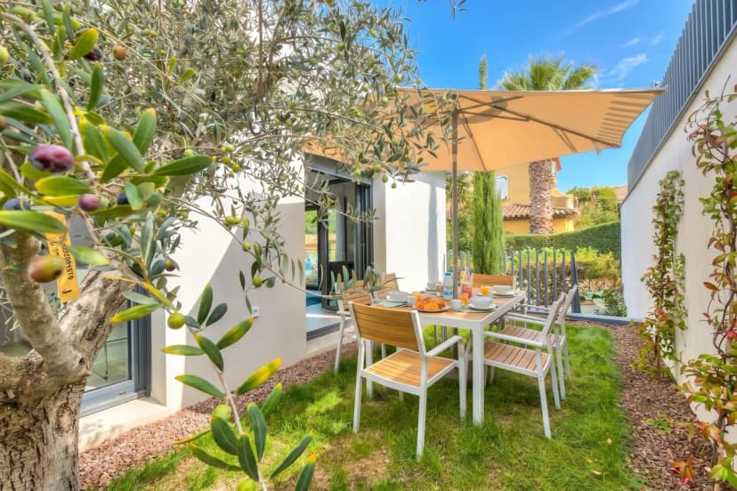 Apt 2 bedroom - Terrace Near Saint-Tropez