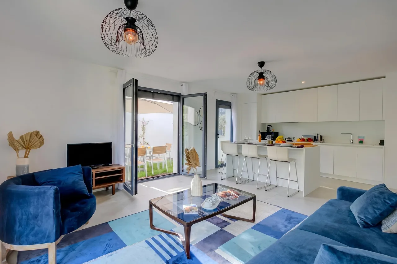 Apt 2 bedroom - Terrace Near Saint-Tropez photo 2