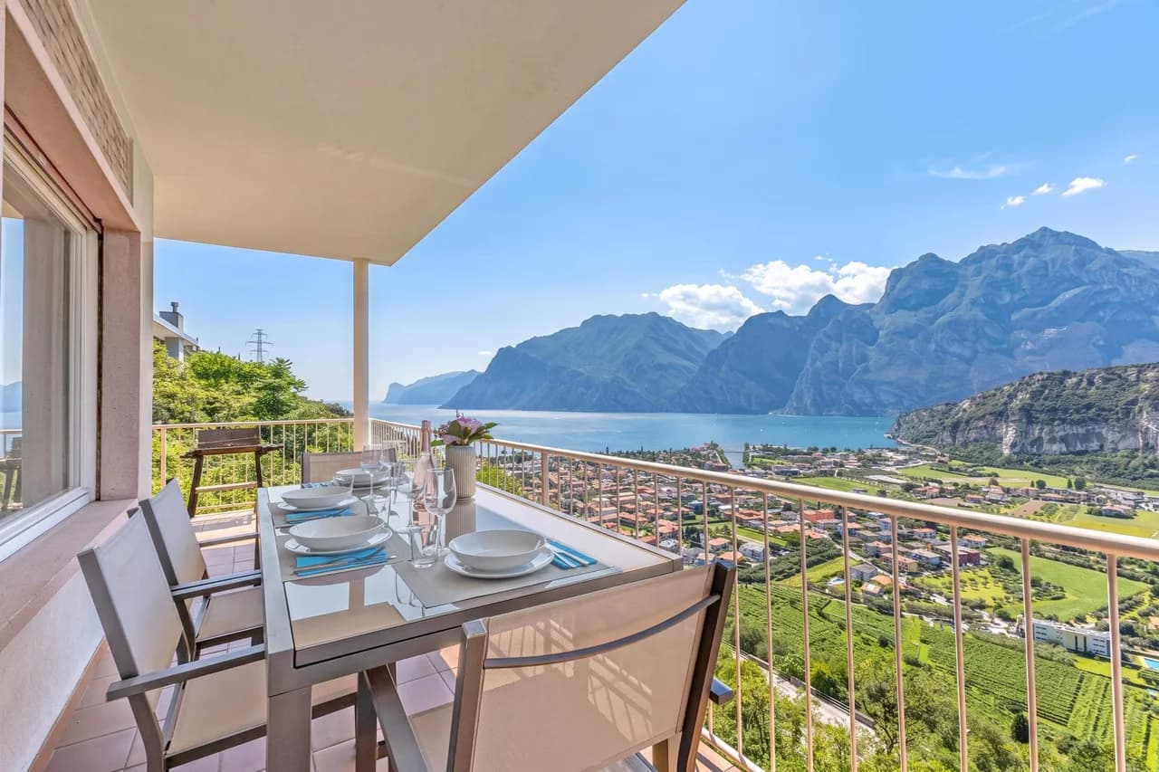 Panoramic View Villa in Nago-Torbole photo 2
