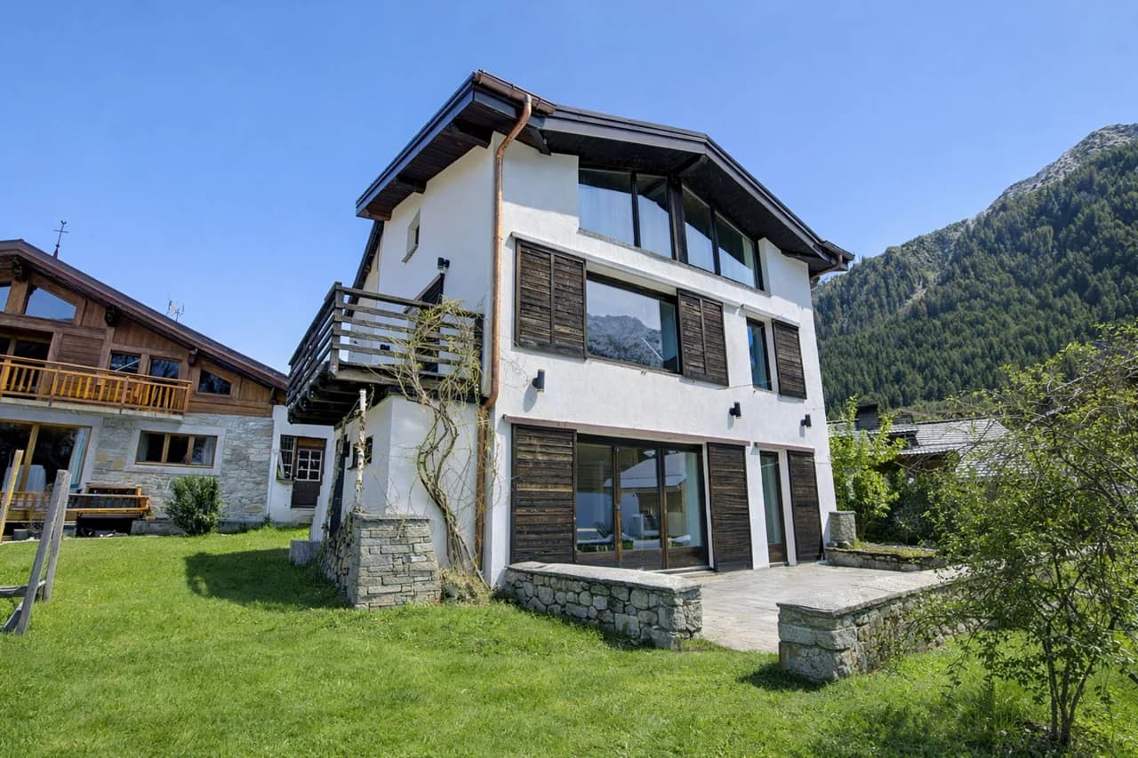 Modern Alpine Chalet in Argentière, Chamonix photo 3