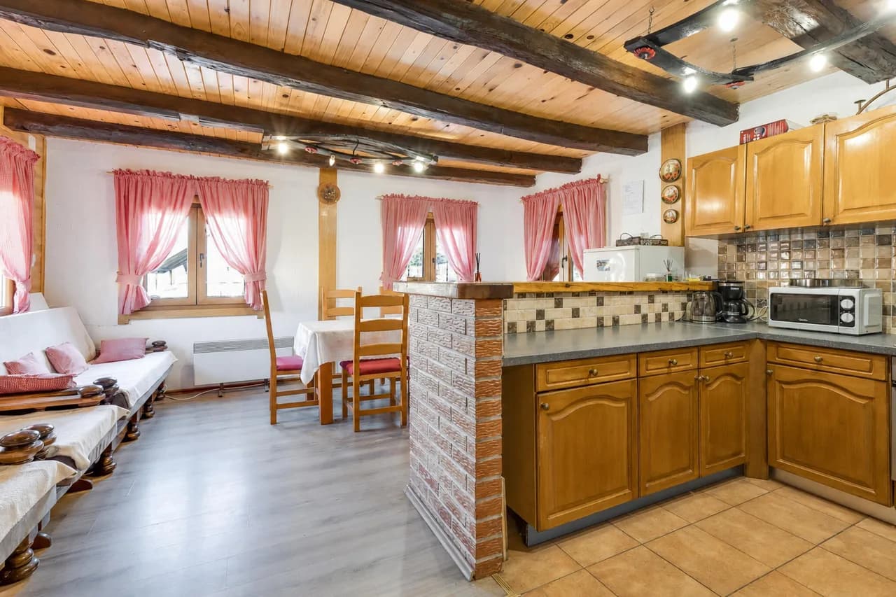 Rustic Vacation Home With Heated Pool in Velika Buna photo 3