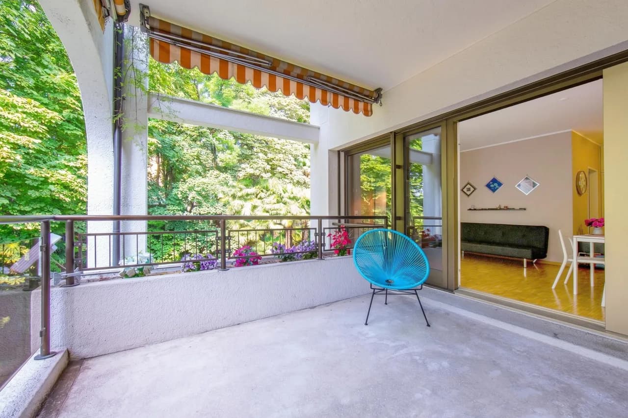 Maraini Elegante Apartment with Jacuzzi & Balcony photo 2