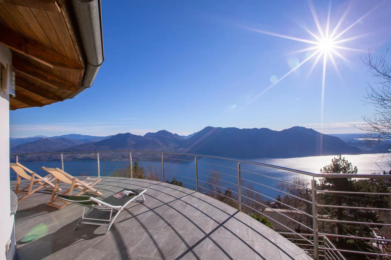 Panoramic View Apartment in Premeno photo 2