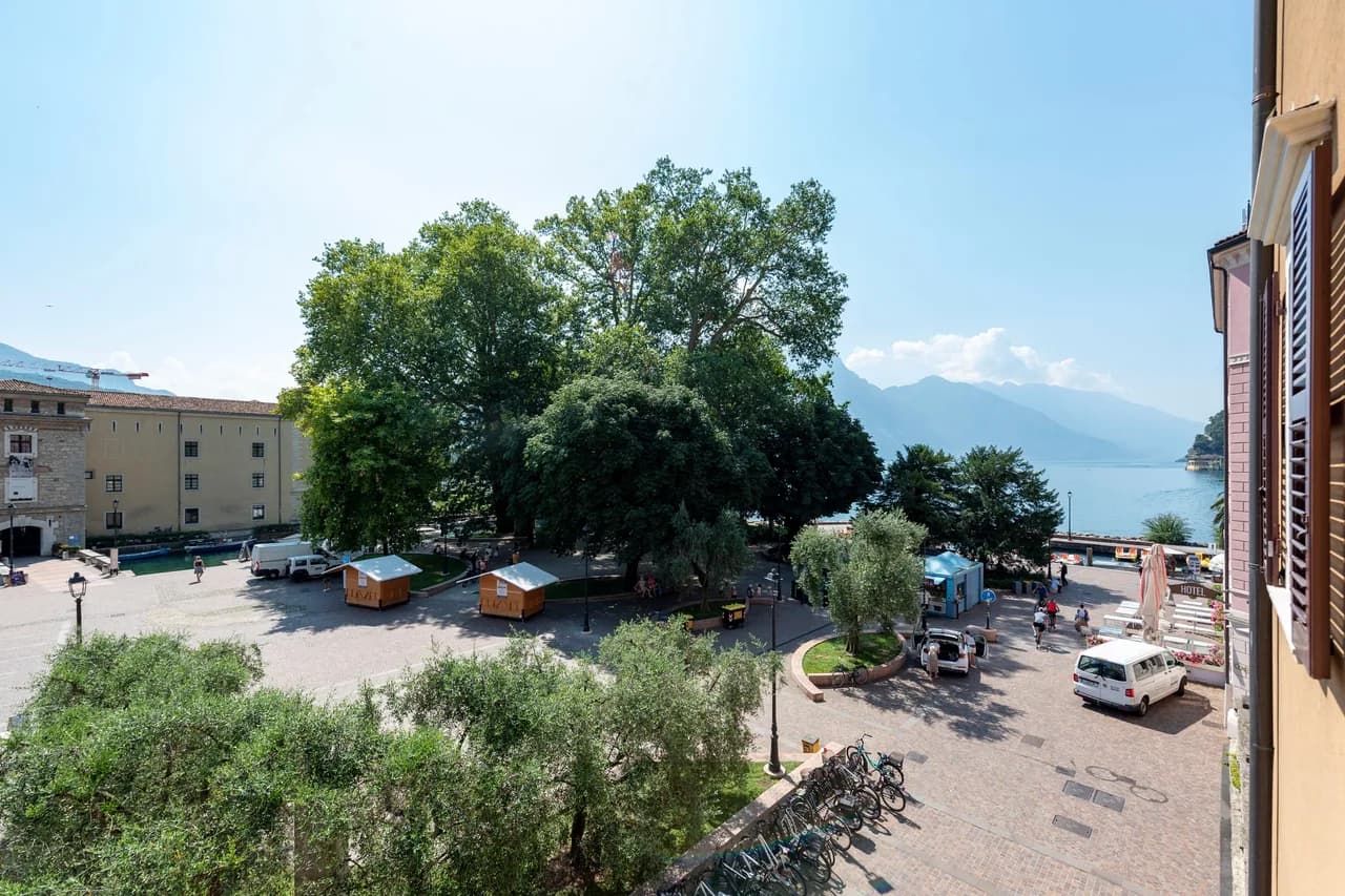 Lake View Luxury Apartment in Riva del Garda photo 3