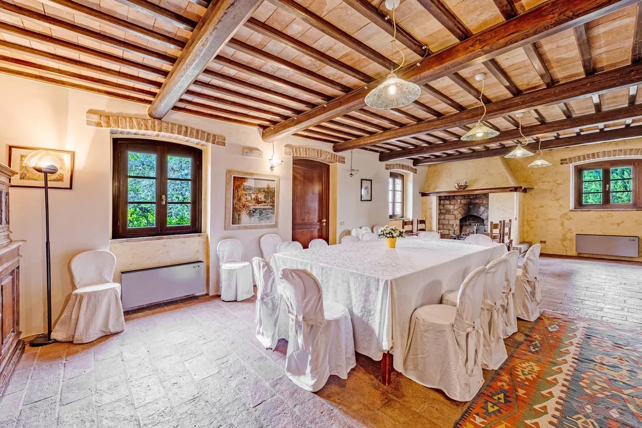 Hilltop Luxury Villa in Torgiano photo 5
