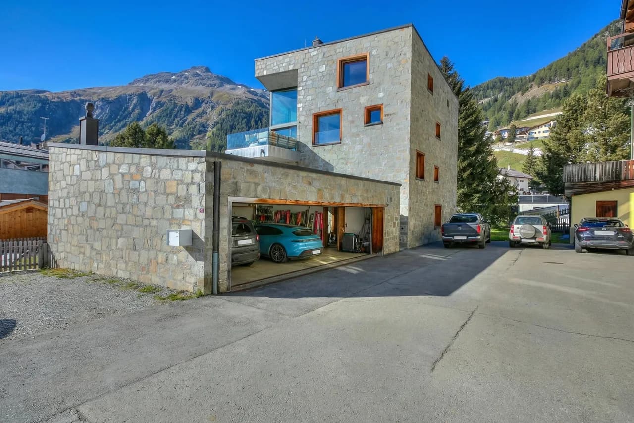 Charming Ski-In Villa in Graubunden photo 3
