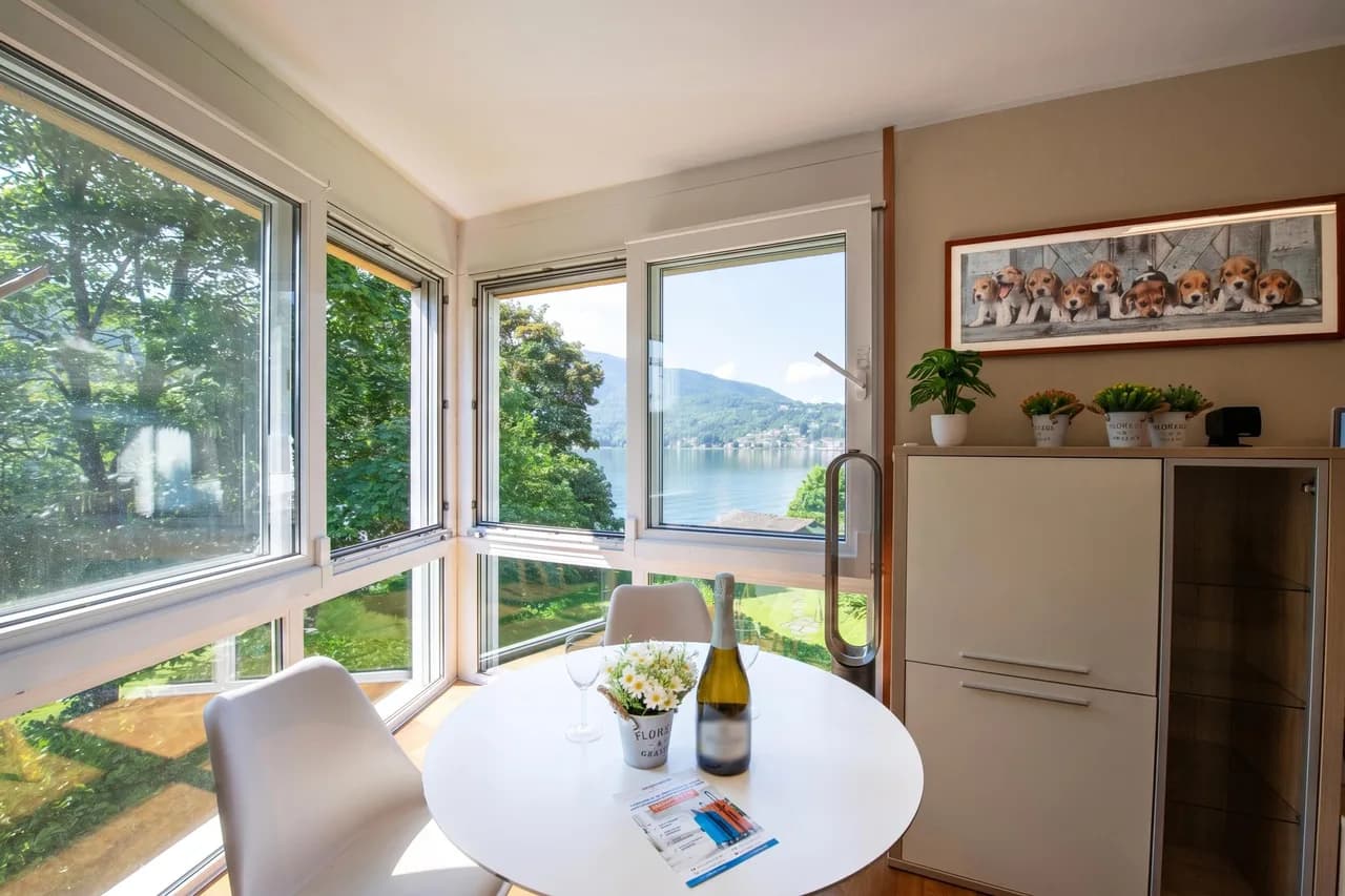 Al Pontile Di Caslano Lake-View Villa with Garden