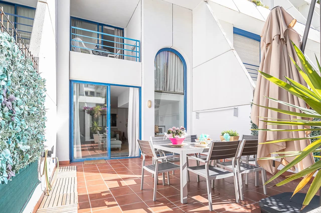 Contemporary Apartment in Marbella