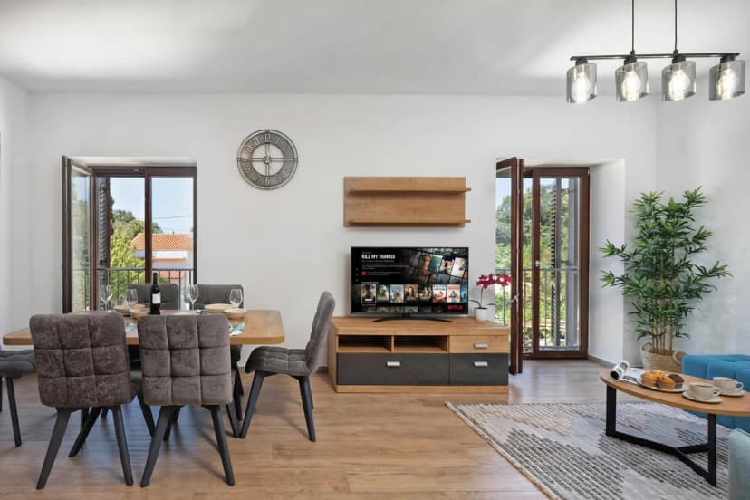 Seafront Apartment Nana 1