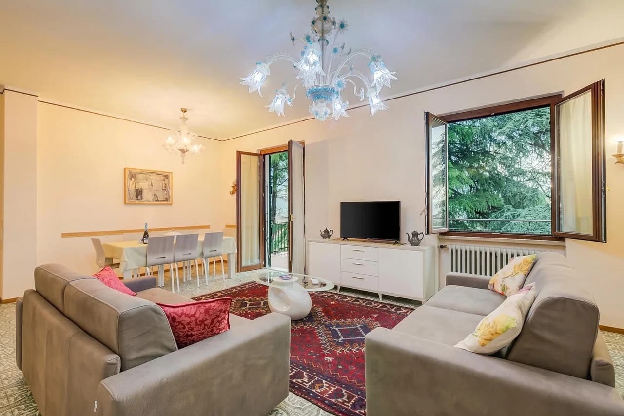 Spacious Villa with Garden in Salò, Lombardy, Italy photo 4
