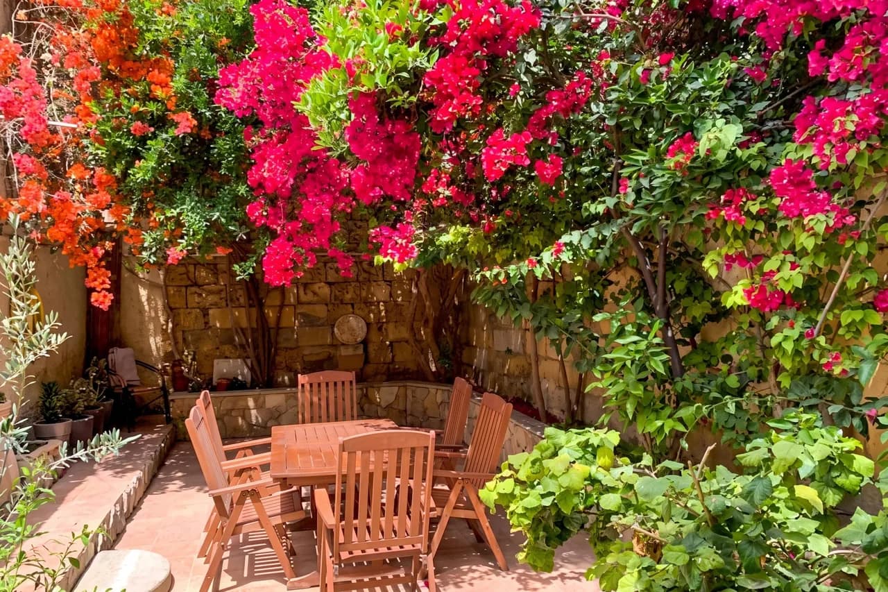 Bougainvillea Townhome in Cospicua, Malta