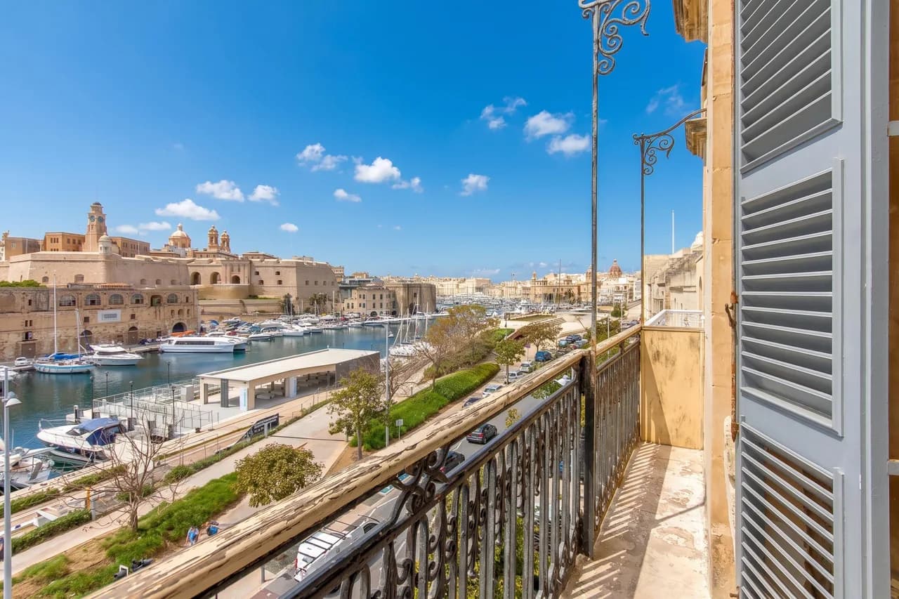 Bougainvillea Townhome in Cospicua, Malta photo 2
