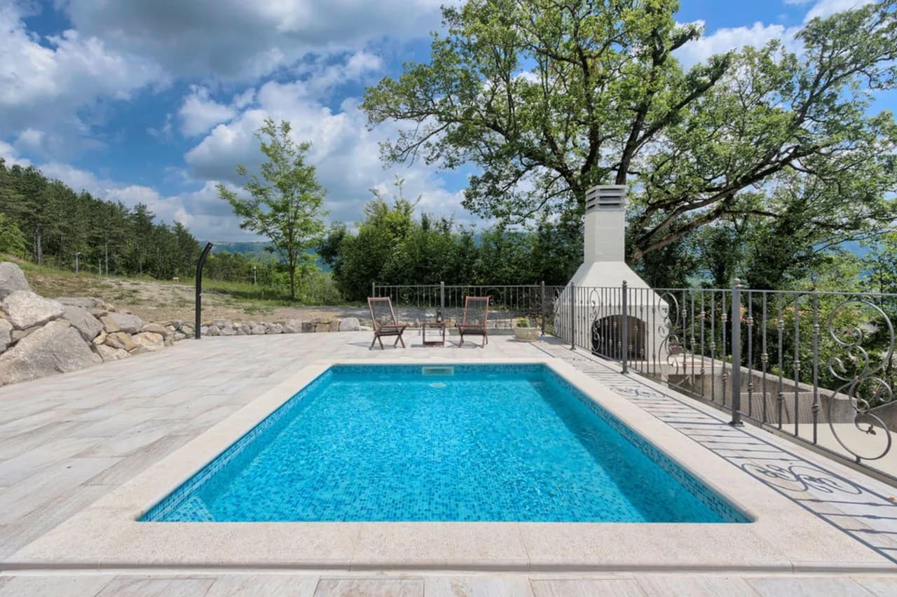 Private Pool Vacation Home in Buzet photo 2