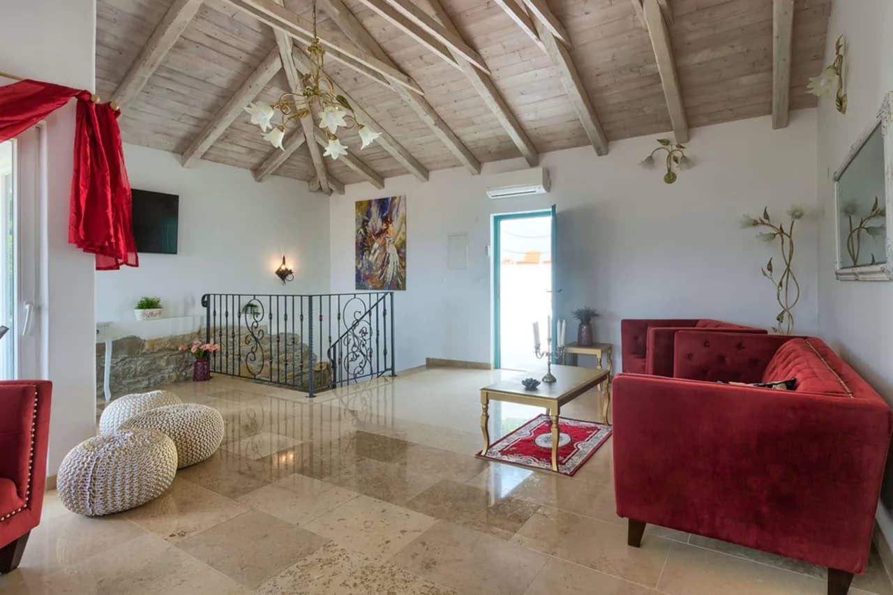 Private Pool Vacation Home in Buzet photo 4