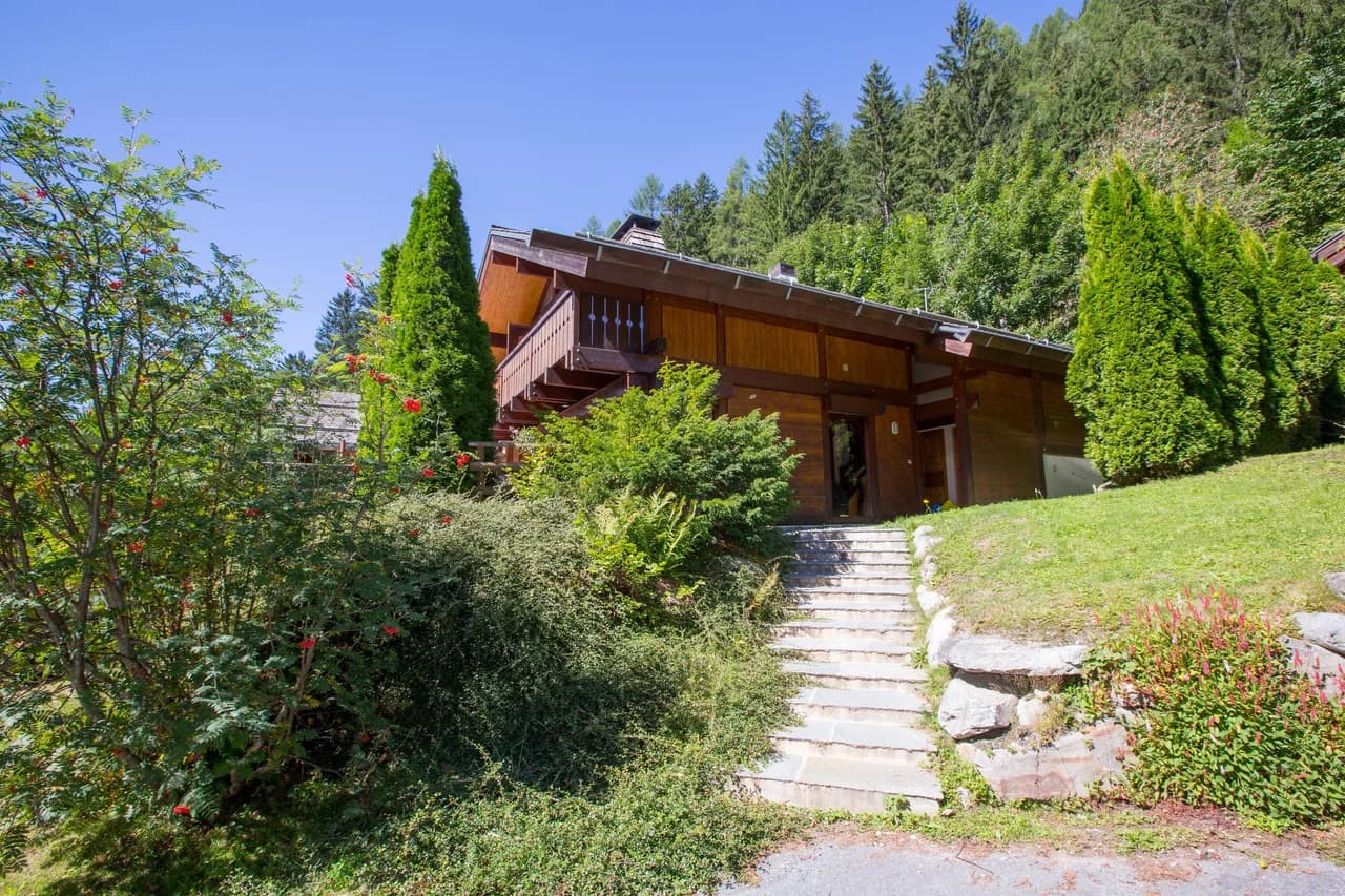 Chalet Chantey Mourry67 Ski Chalet | Sleeps 8–9