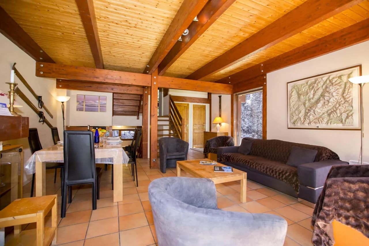 Chalet Chantey Mourry67 Ski Chalet | Sleeps 8–9 photo 3