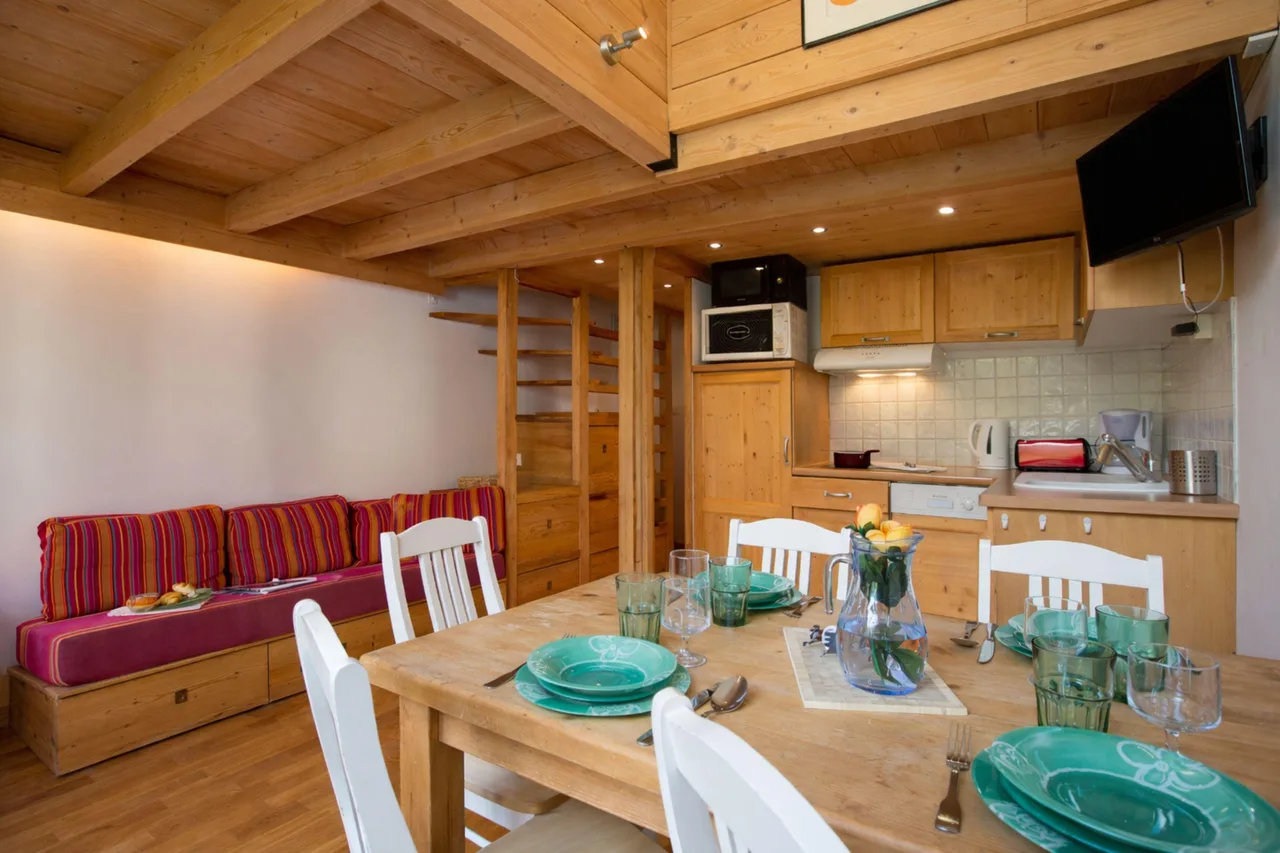 Grand Roc A220 150m from Slopes, View & Parking photo 3