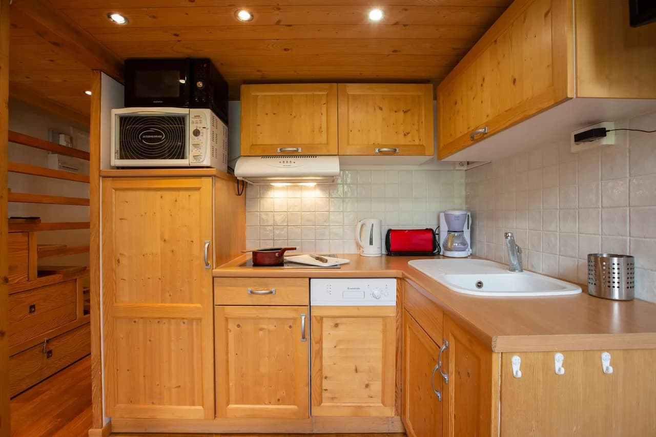 Grand Roc A220 150m from Slopes, View & Parking photo 4