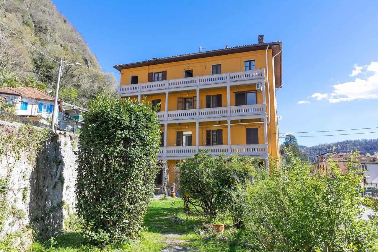 Lakefront Apartment in Laveno Mombello photo 3