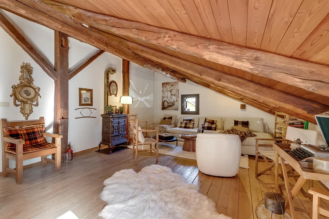 Ski-In Ski-Out Vacation Home in Claviere photo 2