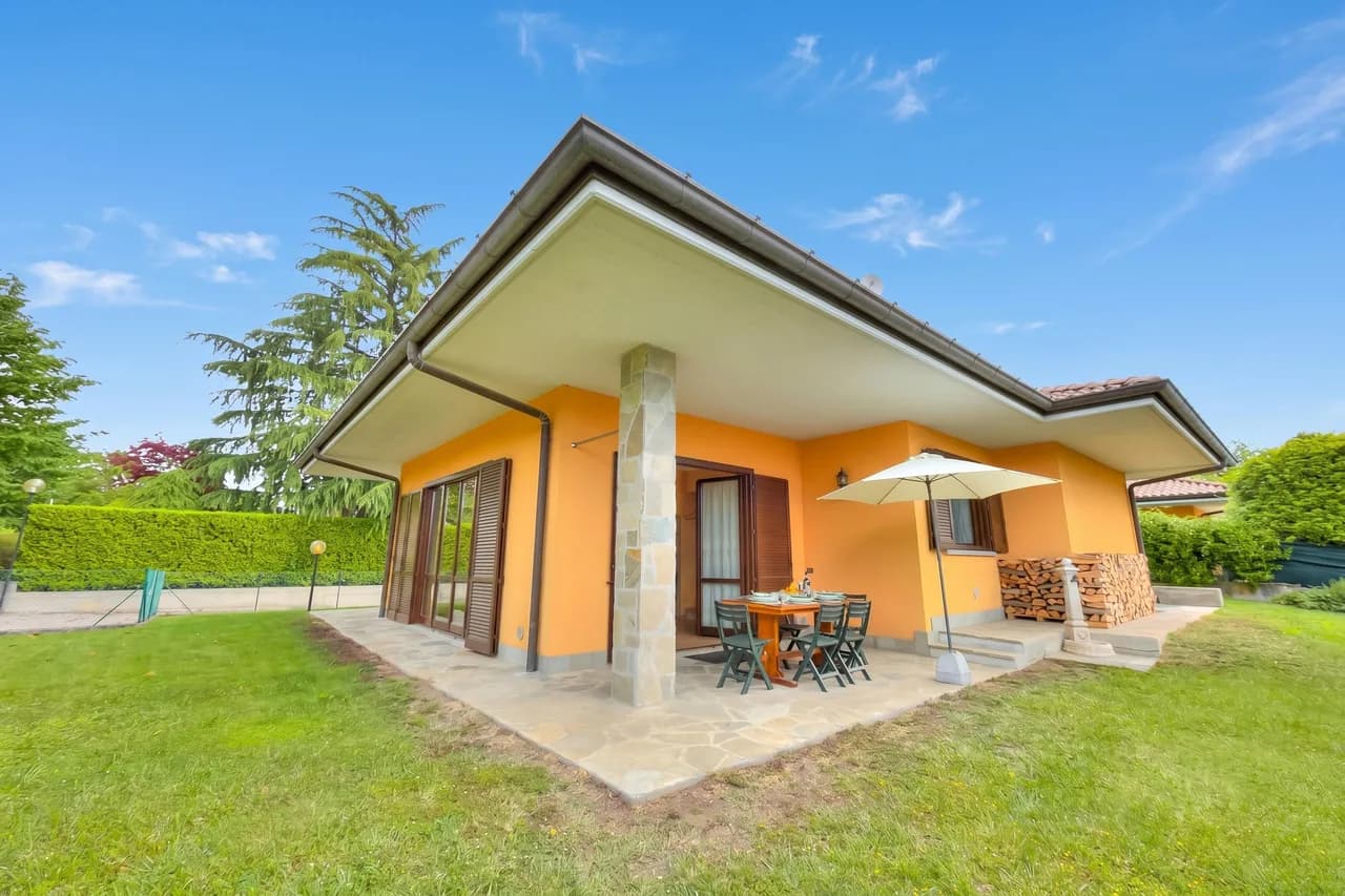 Lush Garden Vacation Home in Leggiuno photo 2