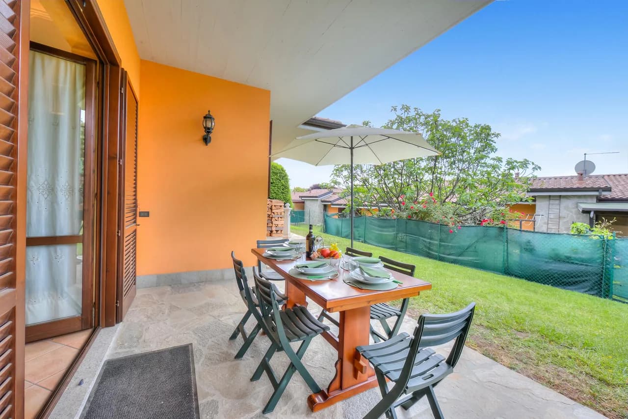 Lush Garden Vacation Home in Leggiuno photo 3