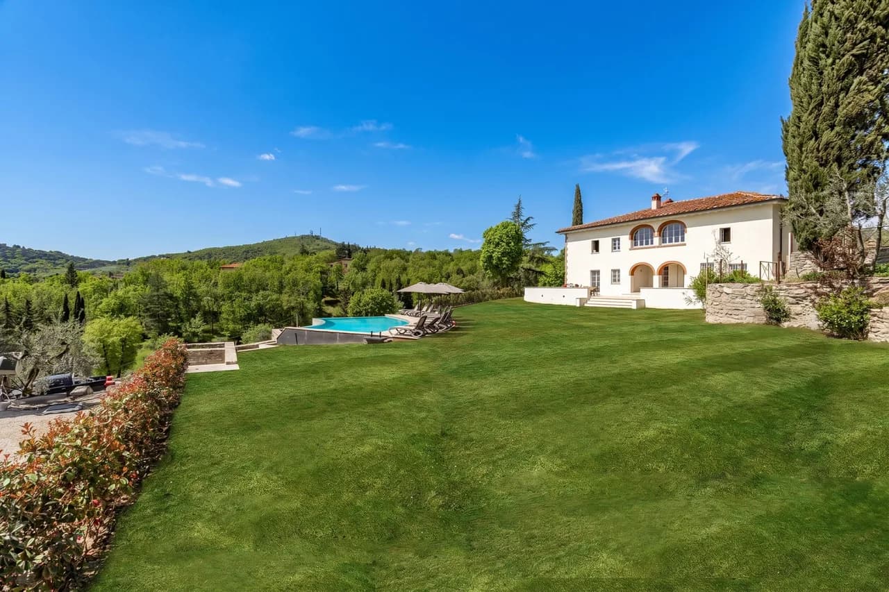 Lush Garden Villa in Arezzo Tuscany Italy photo 5