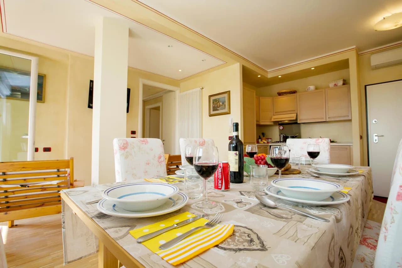 Lakeview Apartment with Beach Access in Sirmione photo 4
