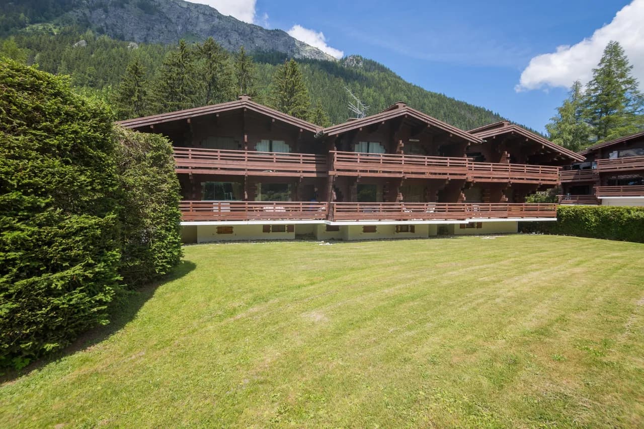 Ski-In/Ski-Out Apartment in Argentière, Chamonix photo 3