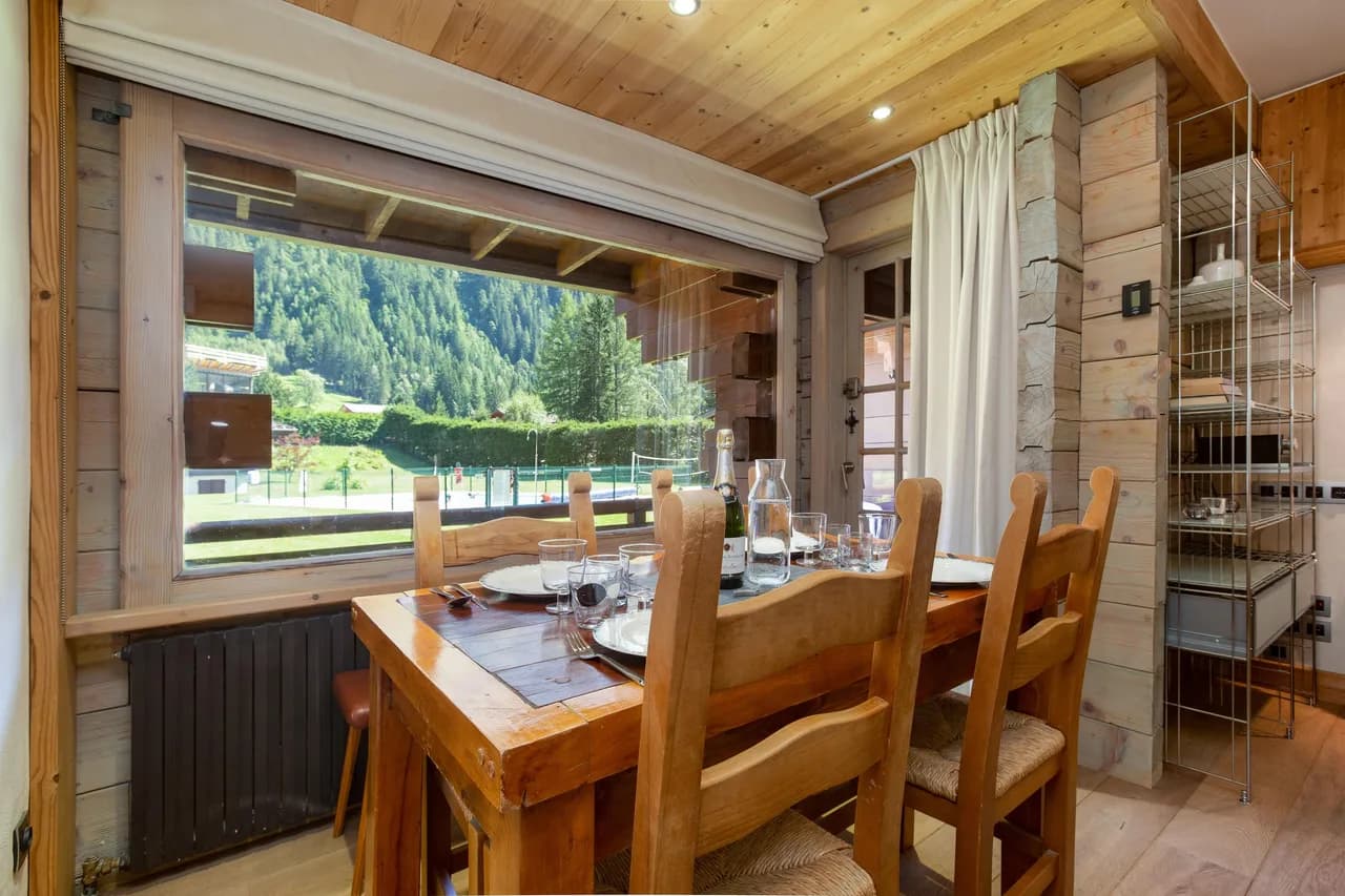 Ski-In/Ski-Out Apartment in Argentière, Chamonix photo 5