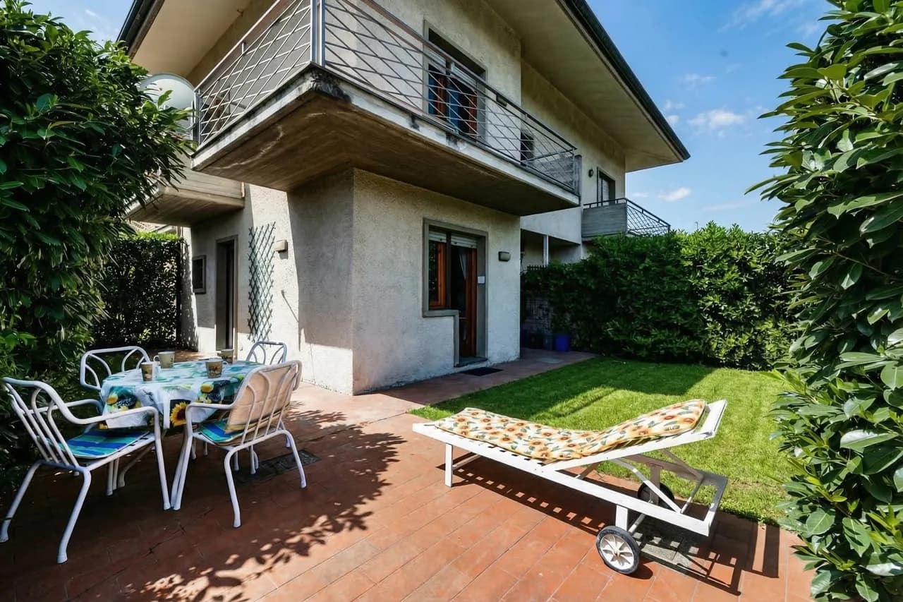 La Chimera Duplex with Garden 700m from sea