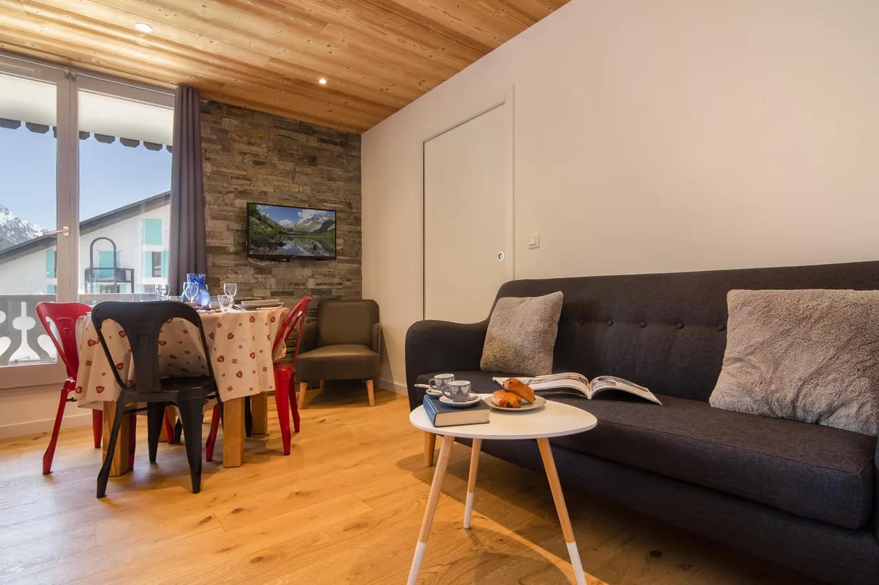 Cham Sud Chailloud202 Walk to Aiguille du Midi | 2BR Balcony photo 2