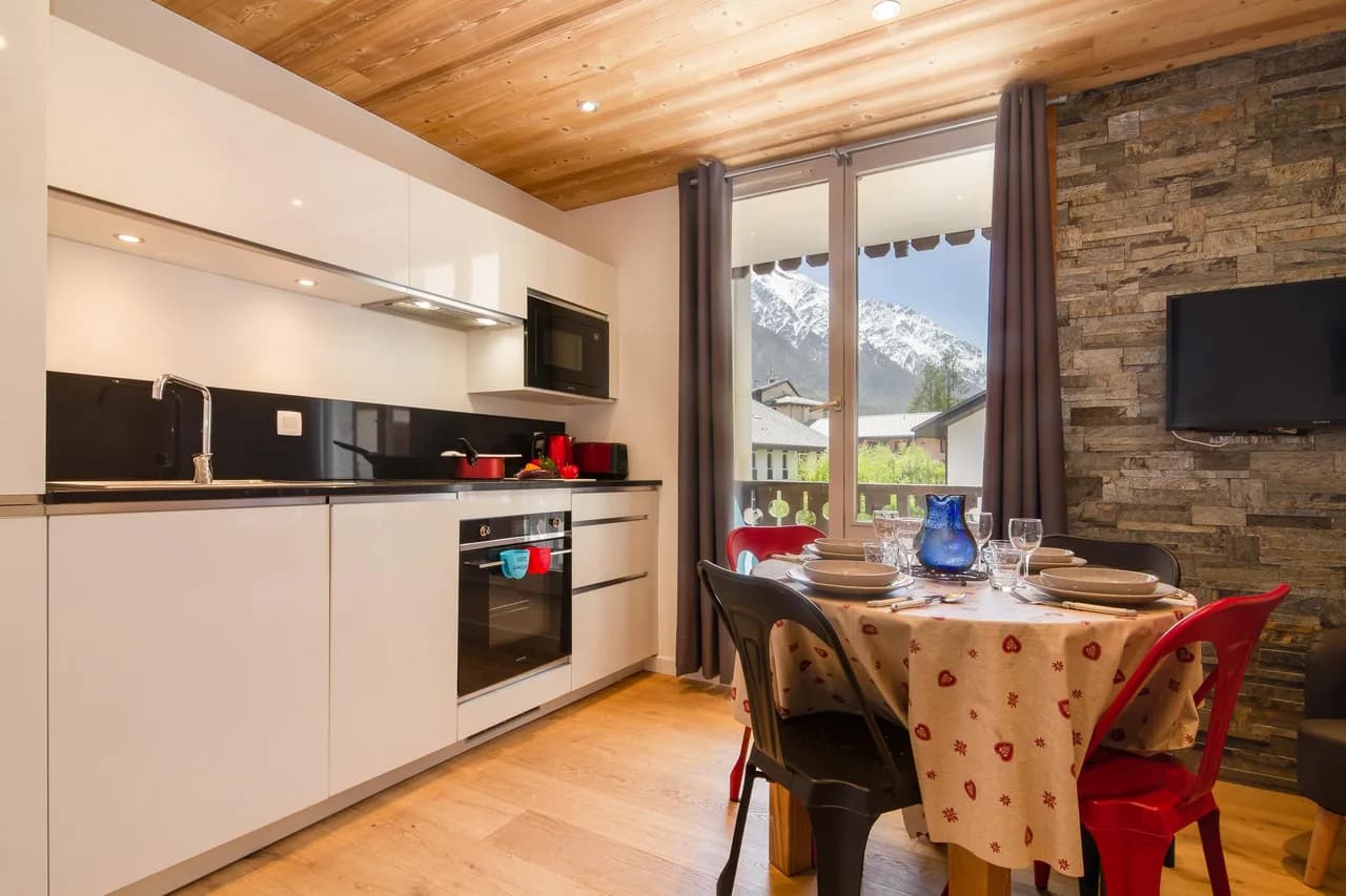 Cham Sud Chailloud202 Walk to Aiguille du Midi | 2BR Balcony photo 4